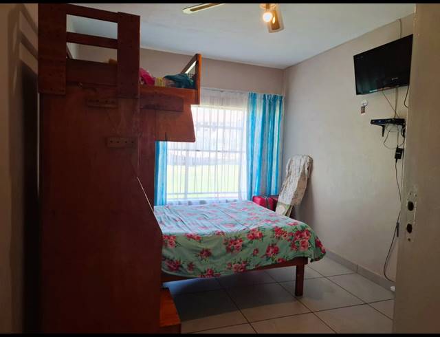3 BEDROOM FLAT FOR SALE IN THREE RIVERS PROPER